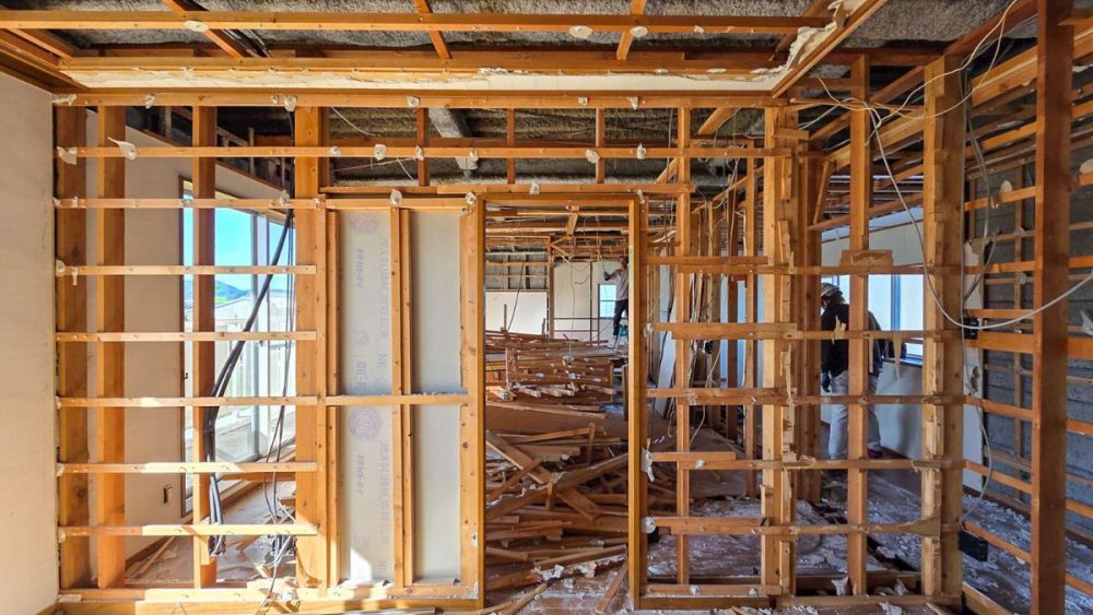 柱と梁だけが見えている今の現場の状態・解体後