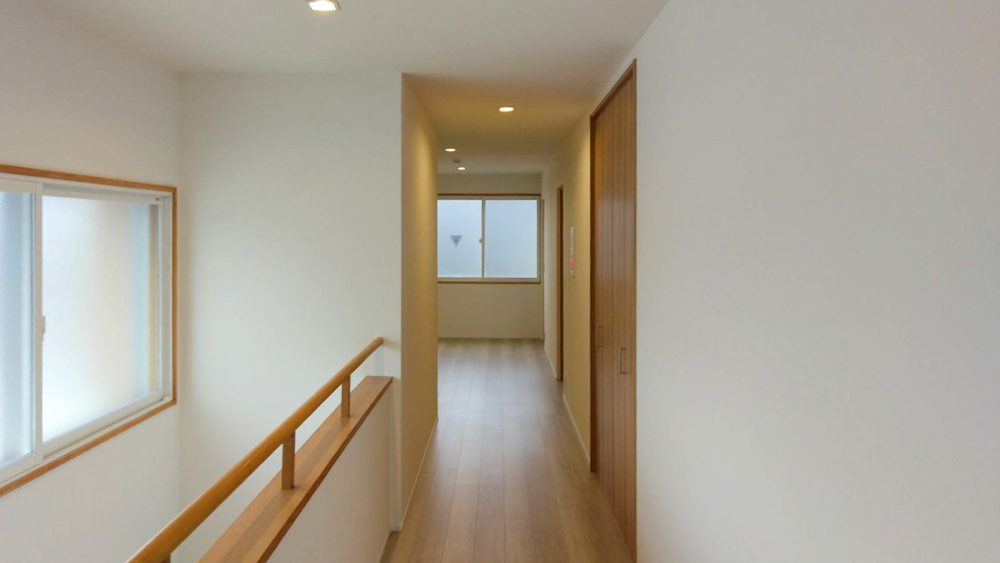 越前市 住宅 廊下 無垢床 明るい動線設計