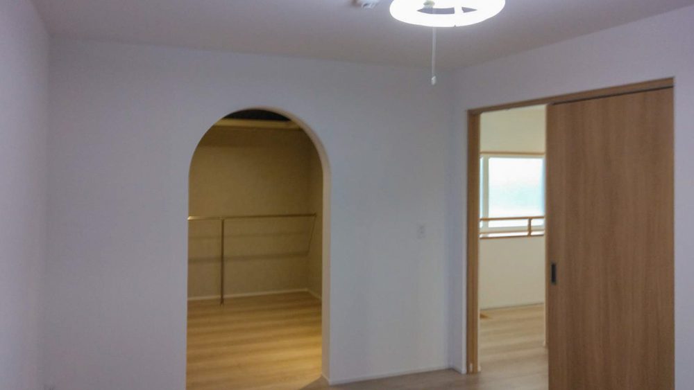 越前市 アーチ開口 ウォークインクローゼット